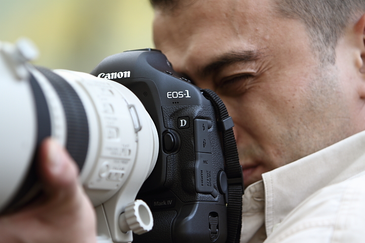 EOS-1 Canon Mark IV Testi...