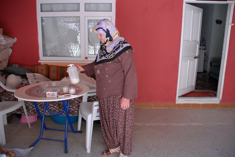 buz gibi ayran i�tik inanm�yor musunuz?